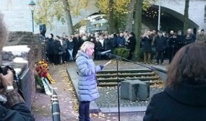 Dr. Margaret Traub brachte in ihrer Rede den Ernst der aktuellen Situation authentisch rüber